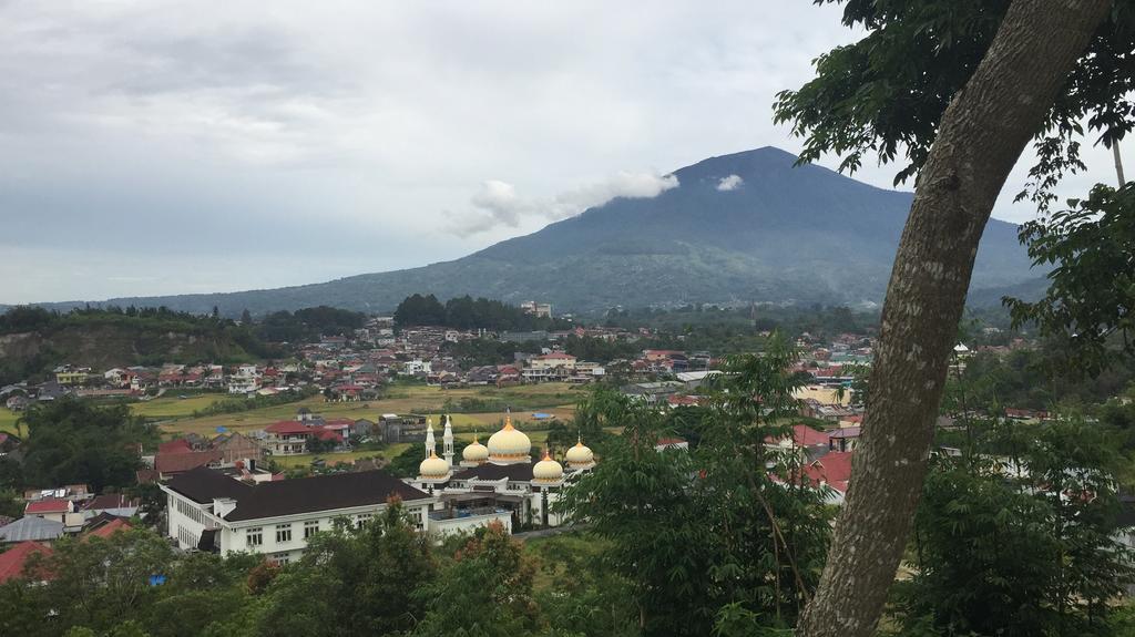Astani Family Home Bukittinggi Εξωτερικό φωτογραφία